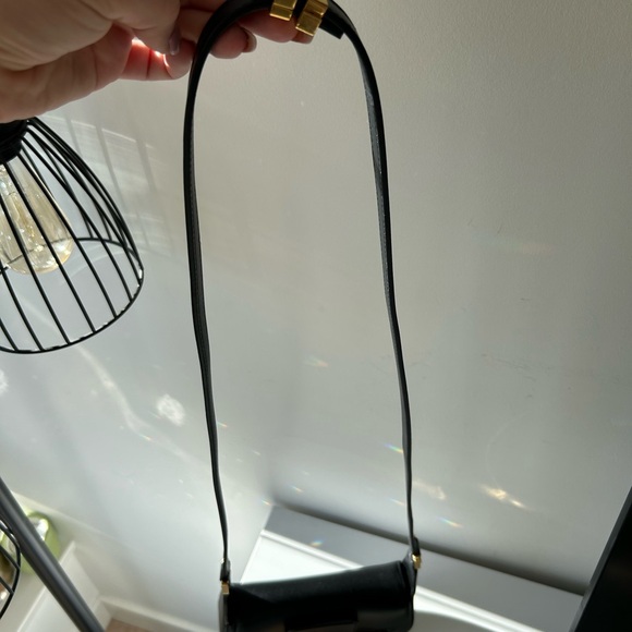 Valentino Small VLogo Chain Shoulder Bag Excellent Condition, Adjustable Straps! - Picture 6 of 13